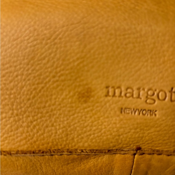 🔥Margot New York Mickey Double Zip Crossbody Camel Color PRICED TO SELL - Picture 9 of 10